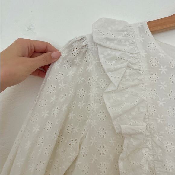 Textile Elizabeth & James – Marlowe Cinched Waist Eyelet Blouse - Picture 7 of 13